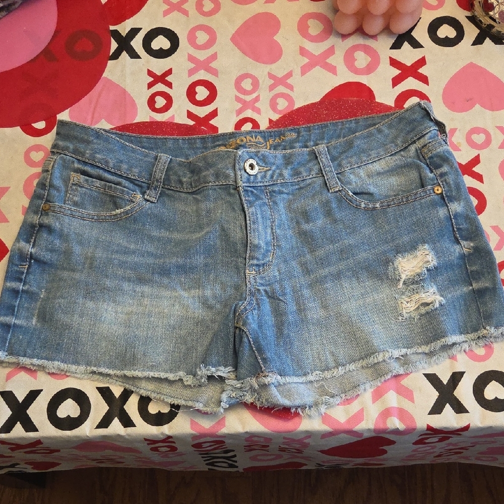 Arizona Jean Company Light Blue Distressed Jean Juniors Shorts